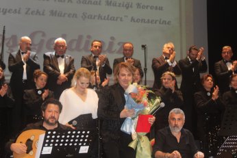 Beşinci konserde Zeki Müren’i yâd ettiler
