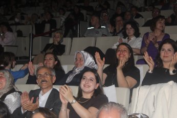 Oyun oyun türkü türkü Türkiye turu 