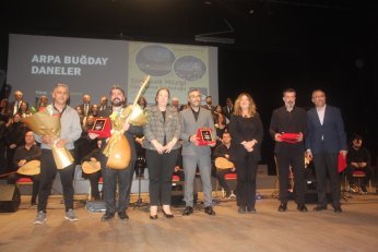 Oyun oyun türkü türkü Türkiye turu 