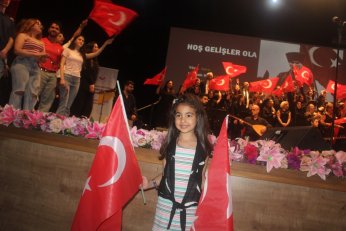 Oyun oyun türkü türkü Türkiye turu 