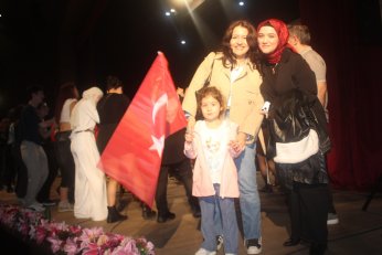 Oyun oyun türkü türkü Türkiye turu 