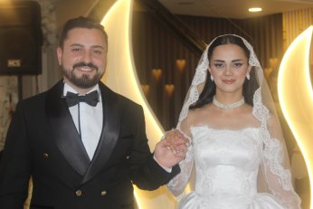 Takı töreninde gövde gösterisi 
