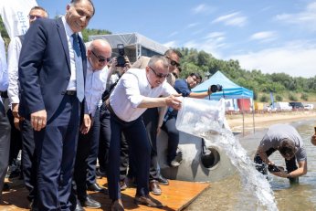 Bu yıl ilk kez Mersin Balığı da bırakıldı