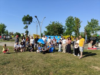 Güneş topladılar, Hüseyin Cebe öğretmen için 