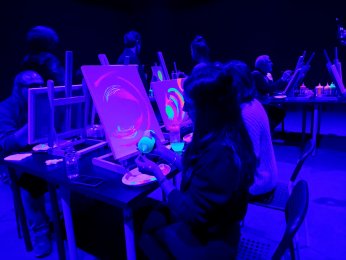 Karanlıkta resim atölyesi