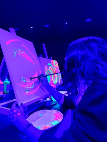 Karanlıkta resim atölyesi