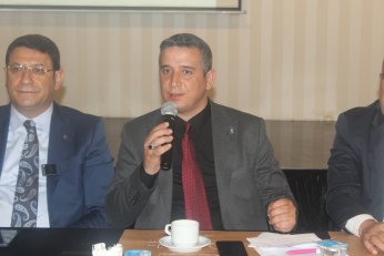 Türkiye iki partiye mahkûm değil