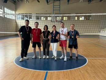 Voleybolda “asiller” tenis  ve tavlada “yedekler”