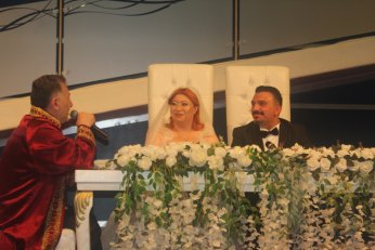 Başkent’ten gelen gelin cüzdanı kaptırmadı 