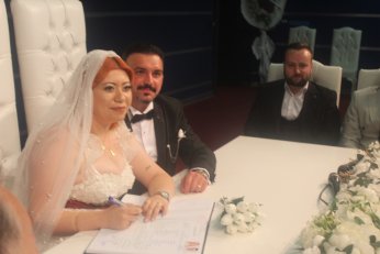 Başkent’ten gelen gelin cüzdanı kaptırmadı 