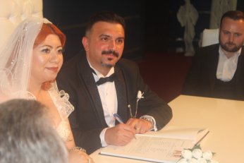 Başkent’ten gelen gelin cüzdanı kaptırmadı 