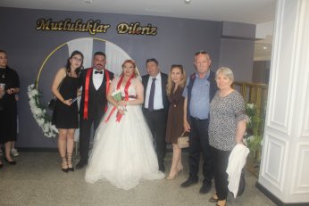 Başkent’ten gelen gelin cüzdanı kaptırmadı 