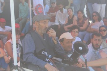 Onlara bir şey olmuyor. Sofralarında bir kişi eksik