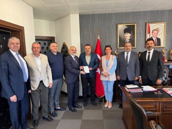 Şerifalioğlu destekçileriyle davet etti