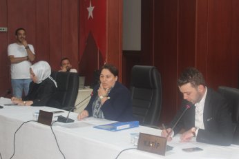 Belediye kredi kartından  caydı. Zammı eylüle erteledi