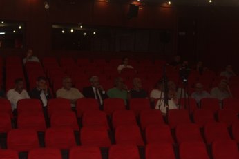 Belediye kredi kartından  caydı. Zammı eylüle erteledi