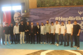 Nail abisi yoktu ama ablaları geldi