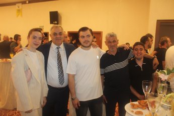 Nail abisi yoktu ama ablaları geldi
