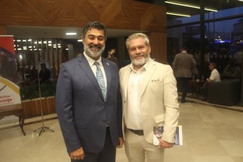 Nail abisi yoktu ama ablaları geldi