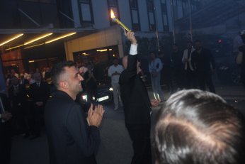 Nail abisi yoktu ama ablaları geldi
