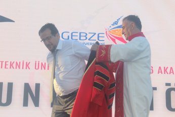 Yapay zekâdan korkmayın. Adaletten kopmayın
