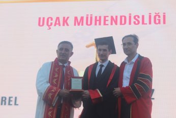 Yapay zekâdan korkmayın. Adaletten kopmayın