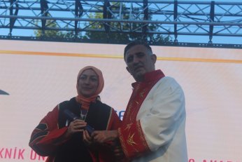 GTÜ’de her yer tören alanı