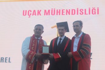 GTÜ’de her yer tören alanı