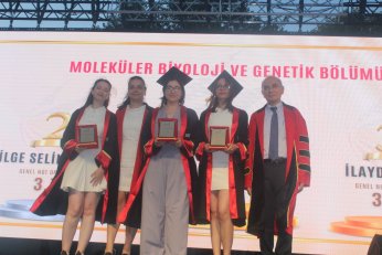GTÜ’de her yer tören alanı
