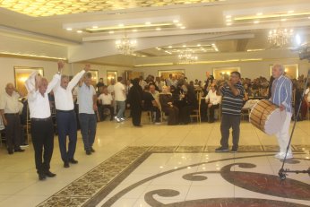Erzurumlu Akçaylara  Osmaniyeli gelin edası ile geldi 