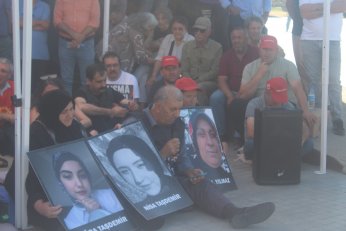 Ya ne utanmaz, ne  haysiyetsiz adamsın sen