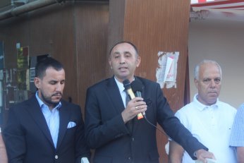 Rozetimi bir gün dönmek ümidiyle çıkartıyorum 