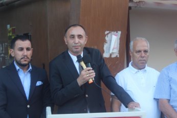 Rozetimi bir gün dönmek ümidiyle çıkartıyorum 