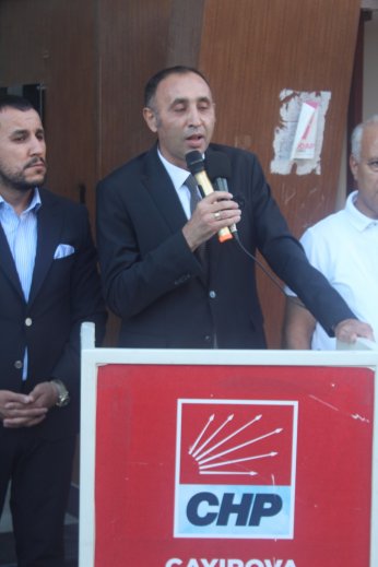 Rozetimi bir gün dönmek ümidiyle çıkartıyorum 