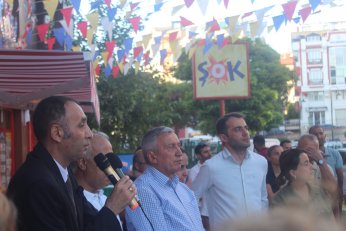 Rozetimi bir gün dönmek ümidiyle çıkartıyorum 