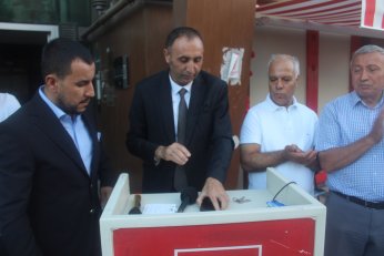 Rozetimi bir gün dönmek ümidiyle çıkartıyorum 