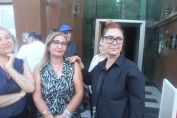 Rozetimi bir gün dönmek ümidiyle çıkartıyorum 