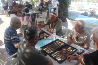 Ada’da Tavla Ligi sürprizlerle başladı 