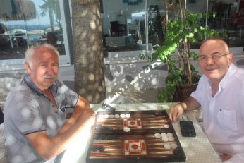 Ada’da Tavla Ligi sürprizlerle başladı 