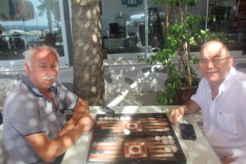 Ada’da Tavla Ligi sürprizlerle başladı 