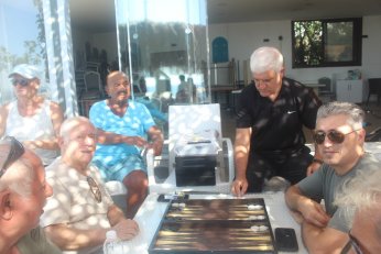 Ada’da Tavla Ligi sürprizlerle başladı 