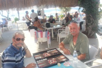 Ada’da Tavla Ligi sürprizlerle başladı 