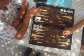Tavla Ligi’nde lider yerini korudu. Takipçileri değişti