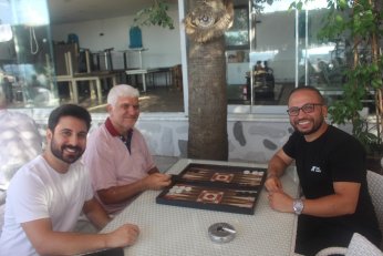 Tavla Ligi’nde lider yerini korudu. Takipçileri değişti