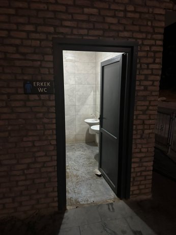 Millet Bahçesinde tuvalet mikrop saçıyor