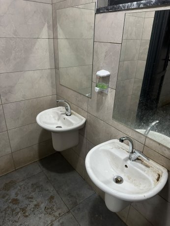 Millet Bahçesinde tuvalet mikrop saçıyor