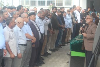 Son yolculuğuna beş tekbirle uğurlandı