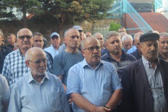 Son yolculuğuna beş tekbirle uğurlandı