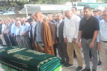 Son yolculuğuna beş tekbirle uğurlandı
