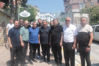 Son yolculuğunda siyasetin renklerini birleştirdi